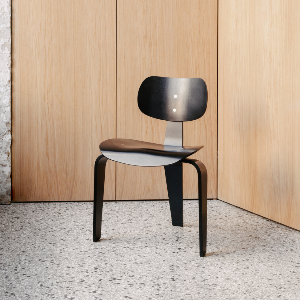 SE 42 3-LEGGED CHAIR (4)